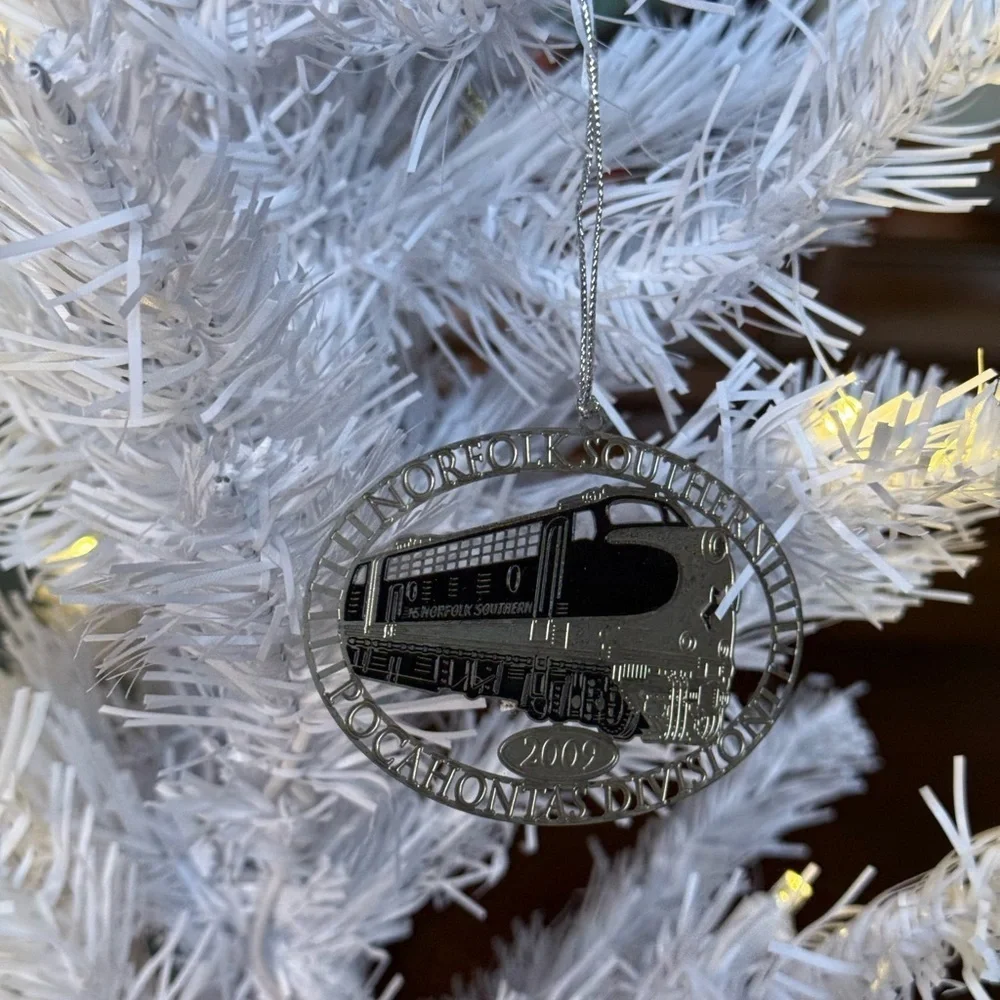 2009 Silver Train Norfolk Southern Pocahontas Division Ornament